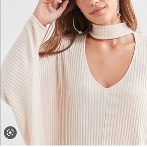 Urban Outfitters cream mock neck long sleeve sweater Small
